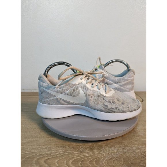 Nike Womens Tanjun Eng 902865-100 White Running Shoes Sneakers Size 7 - Picture 8 of 10